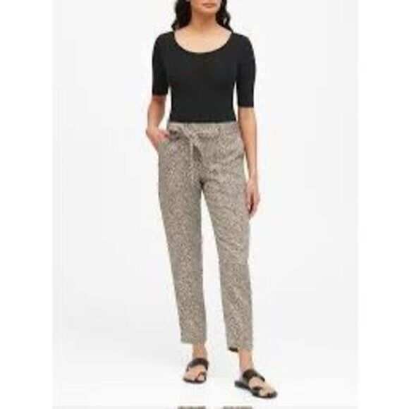 Banana Republic Women’s Leopard print Tencil Pant - Picture 7 of 8